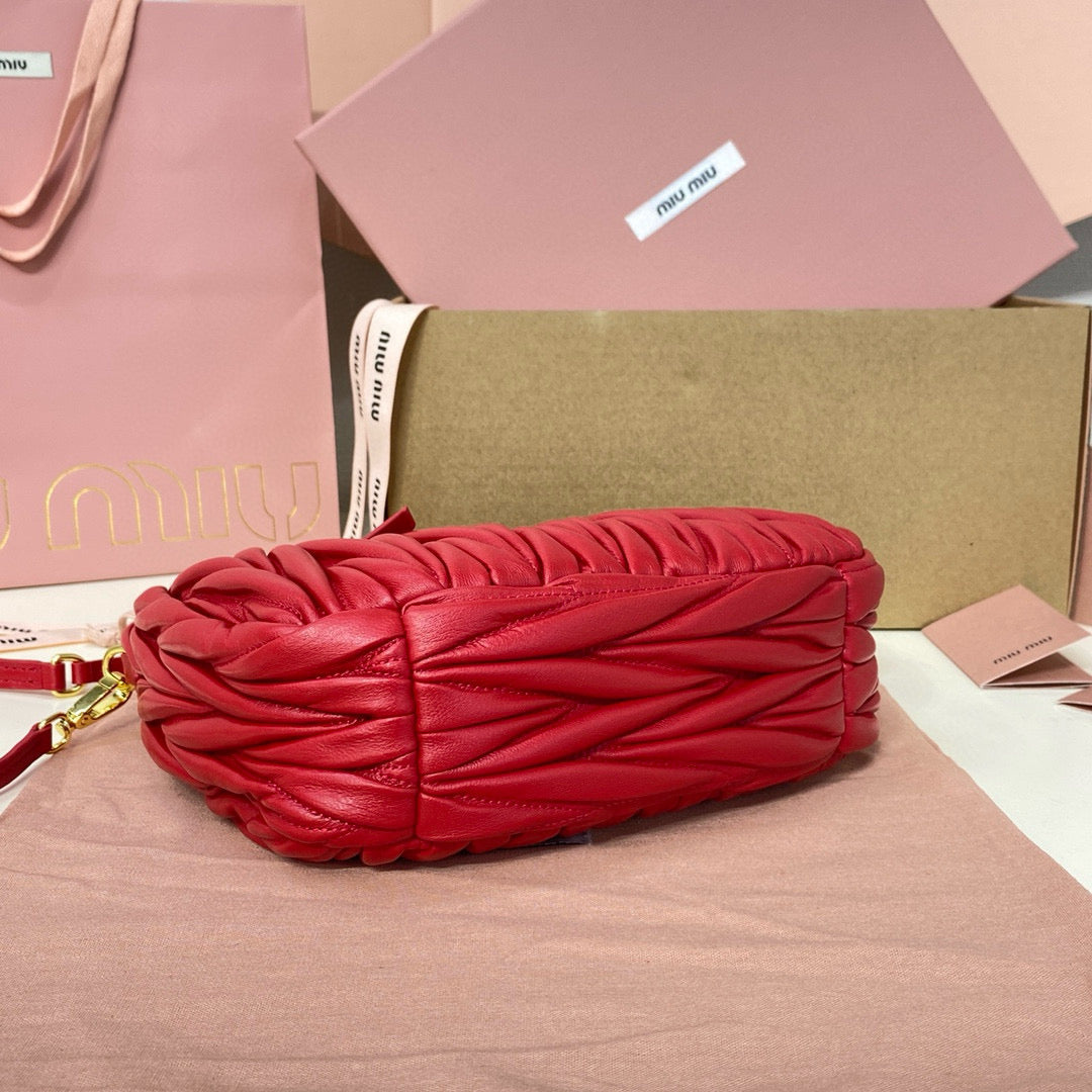 WANDER SMALL HOBO BAG 20 IN RED CALFSKIN Amelia