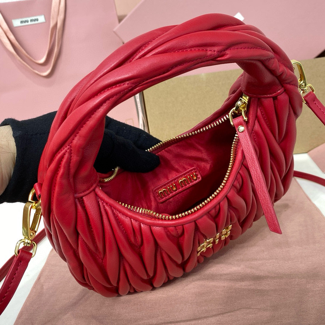 WANDER SMALL HOBO BAG 20 IN RED CALFSKIN Amelia