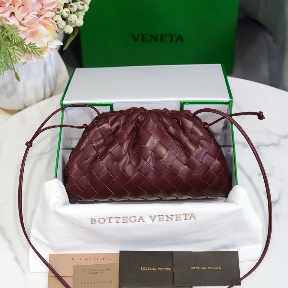 INTRECCIATO POUCH 22 IN BURGUNDY LAMBSKIN Amelia Amelia