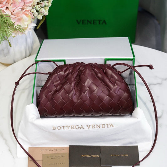 INTRECCIATO POUCH 22 IN BURGUNDY LAMBSKIN Amelia Amelia