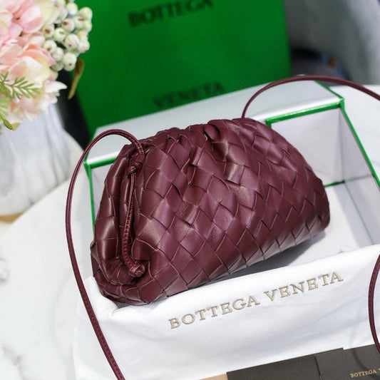 INTRECCIATO POUCH 22 IN BURGUNDY LAMBSKIN Amelia