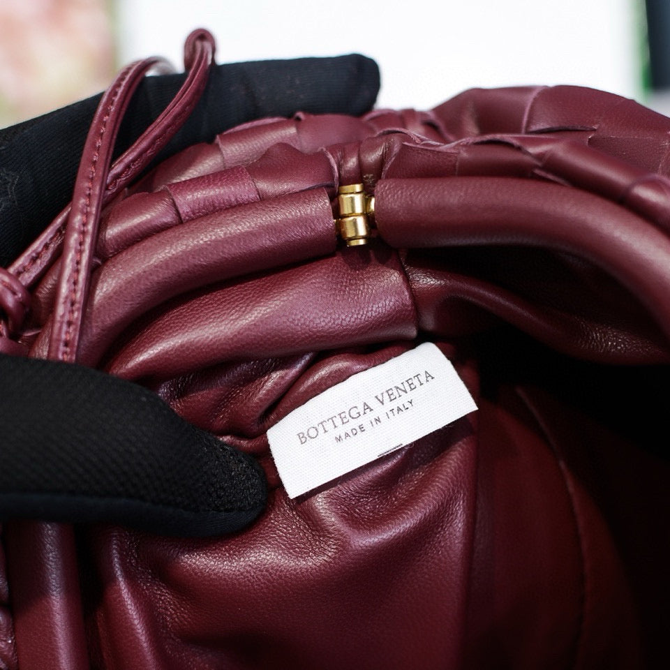 INTRECCIATO POUCH 22 IN BURGUNDY LAMBSKIN Amelia