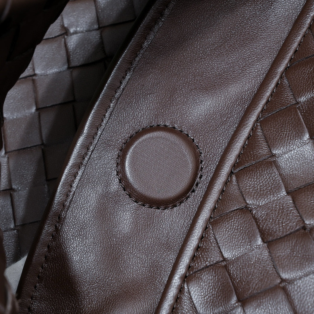 LARGE HOP 54 IN BROWN LAMBSKIN Amelia Amelia