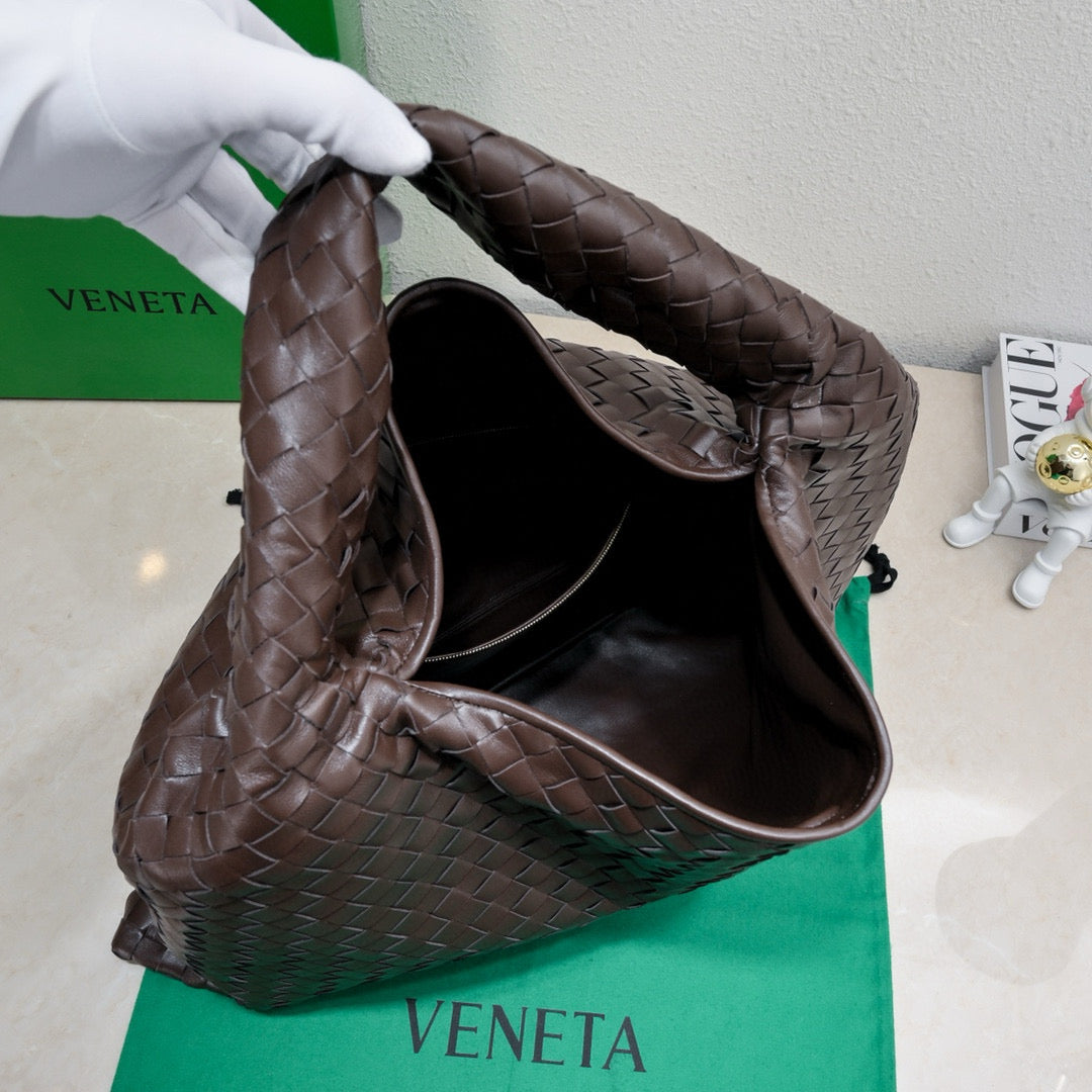 LARGE HOP 54 IN BROWN LAMBSKIN Amelia Amelia