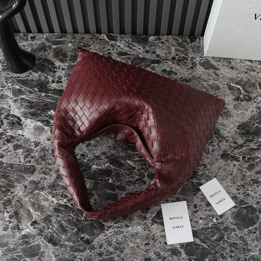 LARGE HOP 54 IN BURGUNDY LAMBSKIN Amelia Amelia