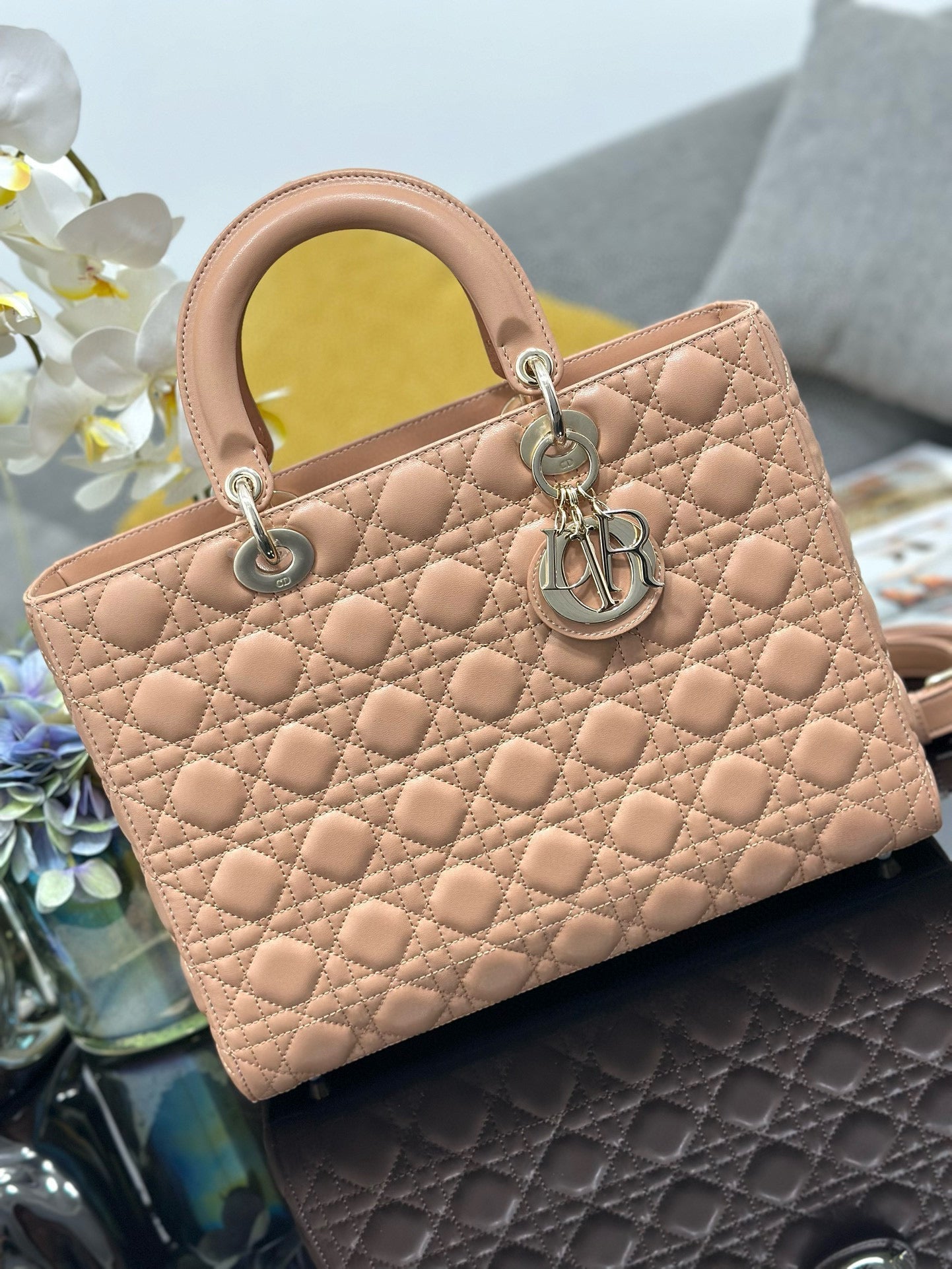 LARGE 32 LADY BAG IN PEACE LAMBSKIN WITH GOLD HARDWARE Amelia