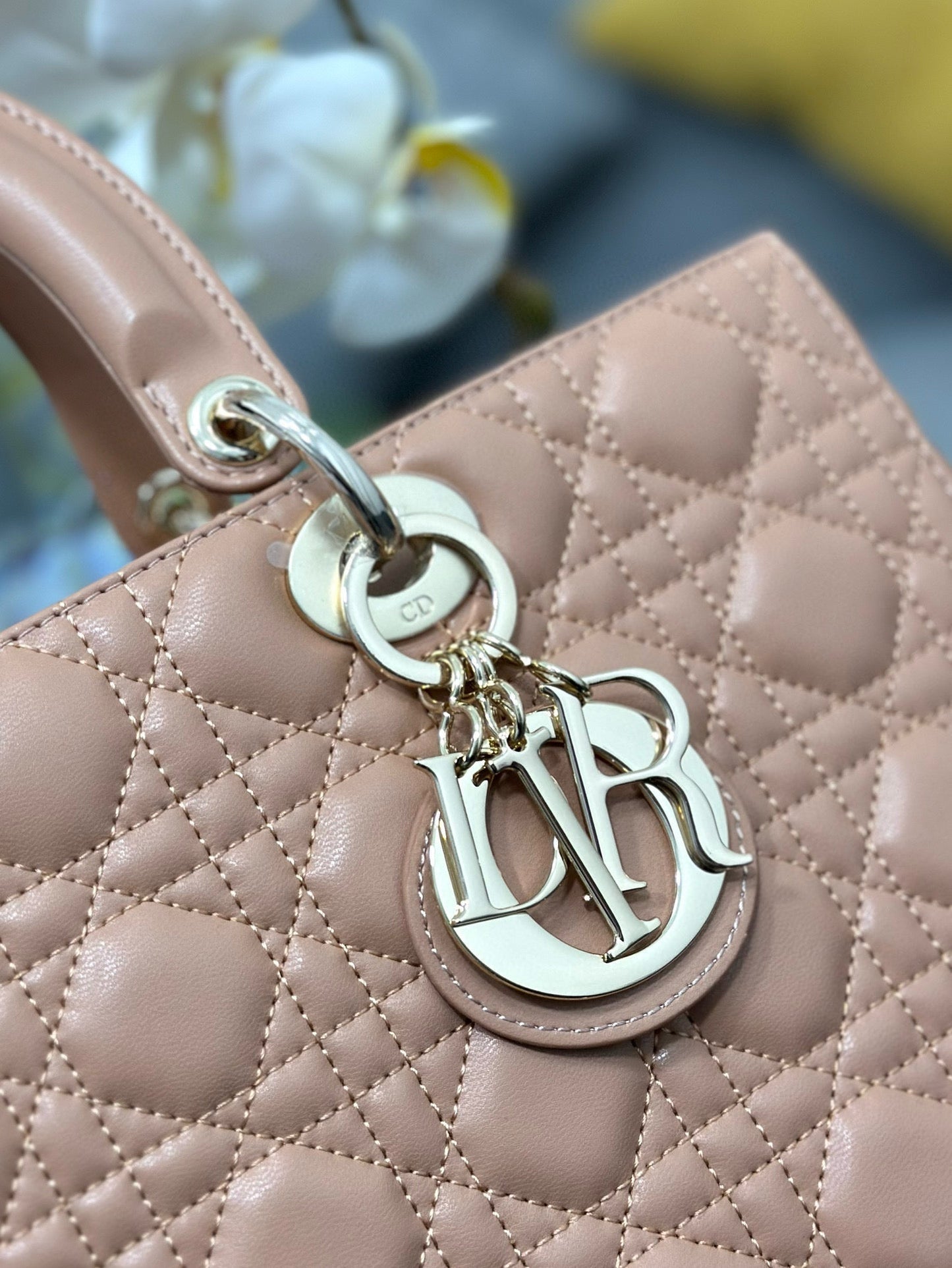 LARGE 32 LADY BAG IN PEACE LAMBSKIN WITH GOLD HARDWARE Amelia