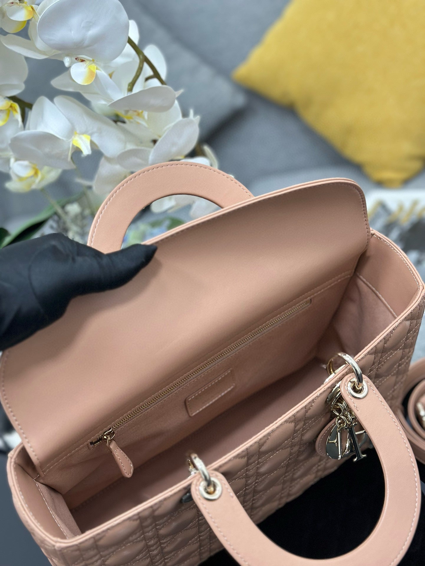 LARGE 32 LADY BAG IN PEACE LAMBSKIN WITH GOLD HARDWARE Amelia