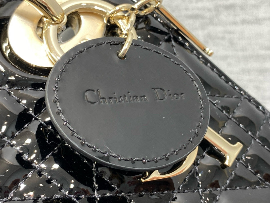 MINI 17 LADY BAG IN BLACK PATENT CALFSKIN Amelia