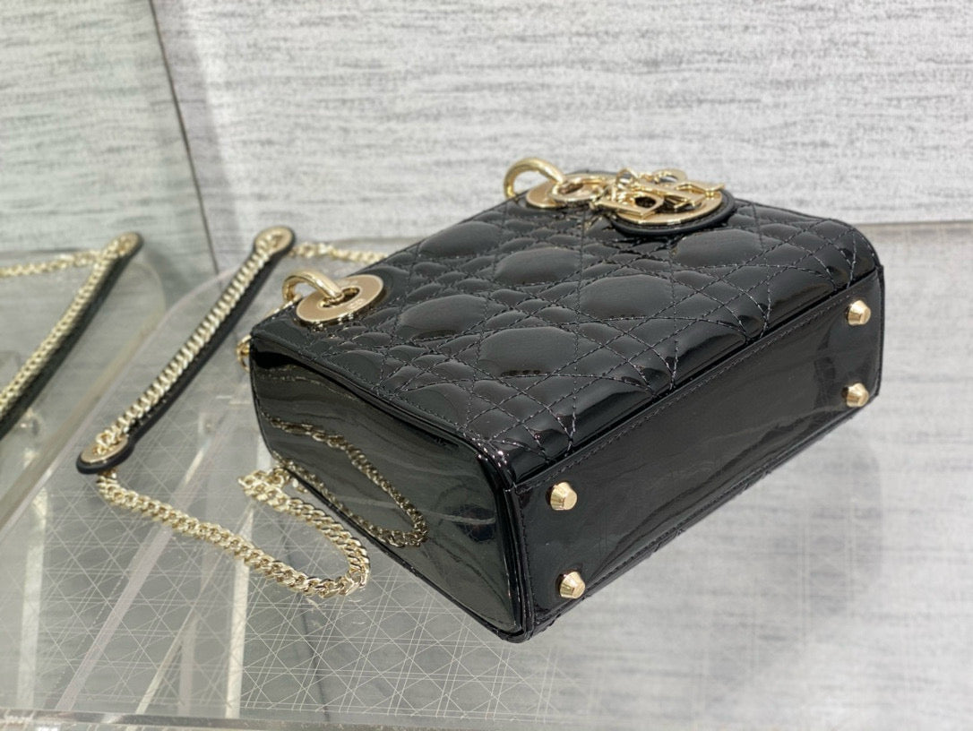 MINI 17 LADY BAG IN BLACK PATENT CALFSKIN Amelia