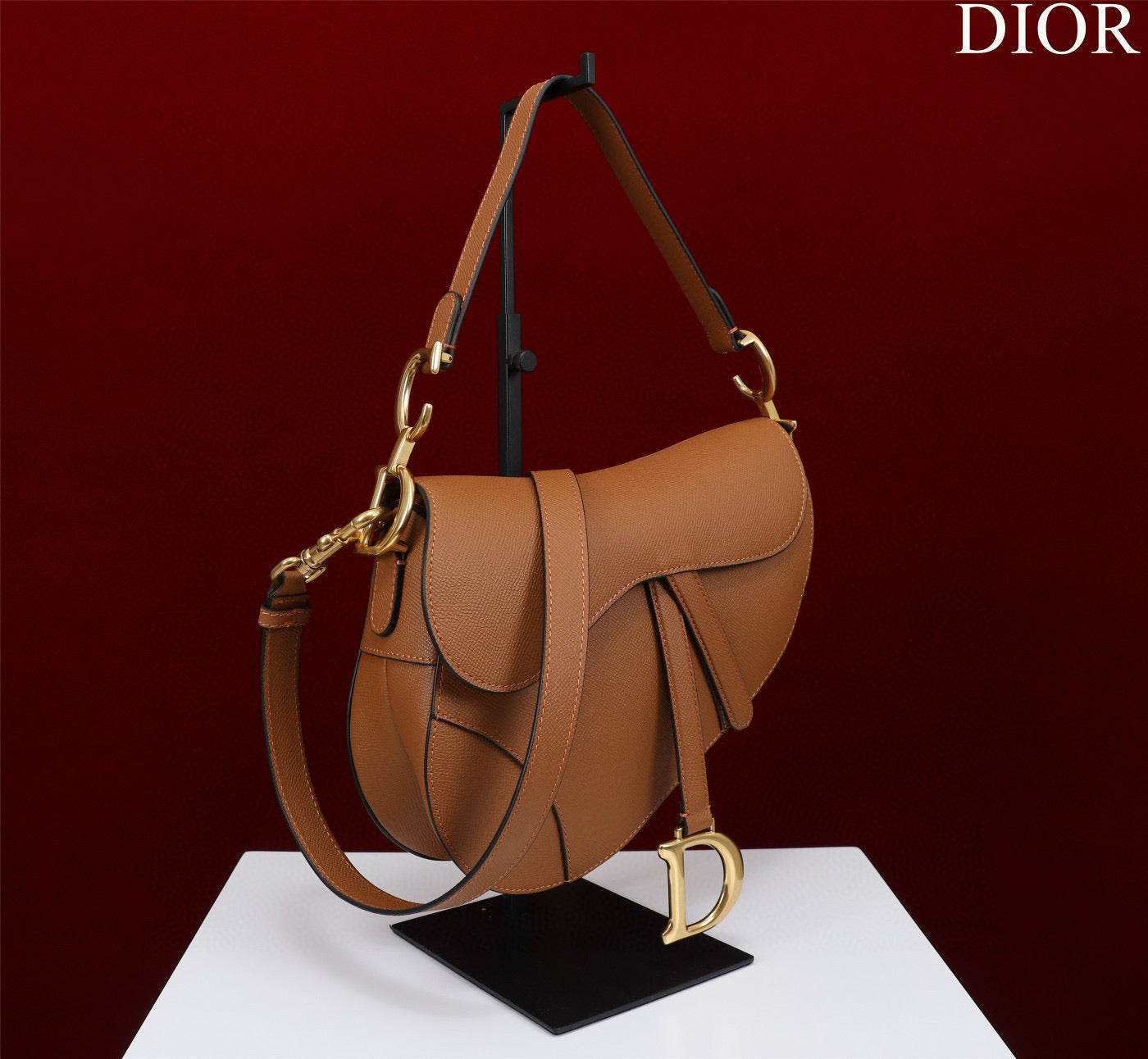 SADDLE BAG 25 WITH STRAP GOLD GRAINED CALFSKIN GHW Amelia