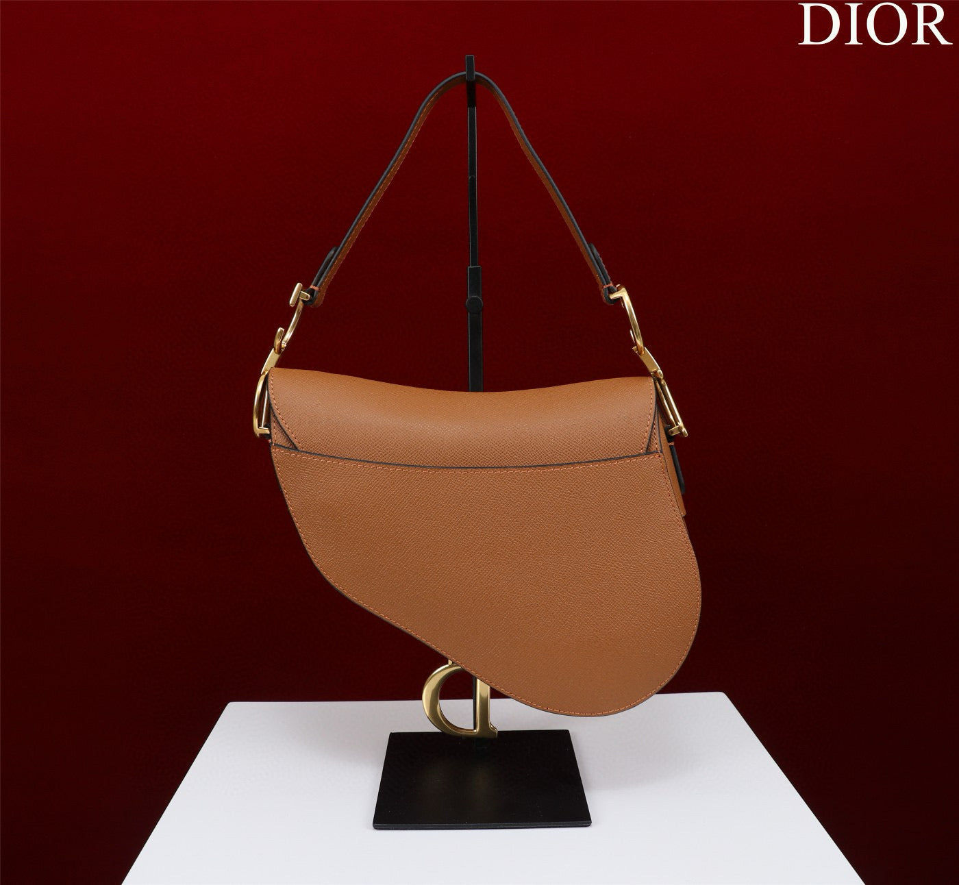 SADDLE BAG 25 WITH STRAP GOLD GRAINED CALFSKIN GHW Amelia