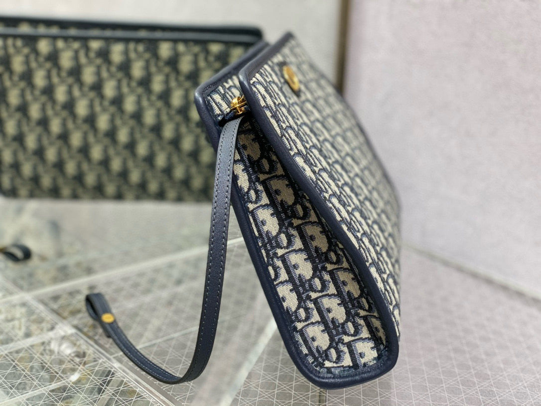 OBLIQUE BOOK TOTE 26 IN DARK BLUE MONOGRAM JACQUARD Amelia