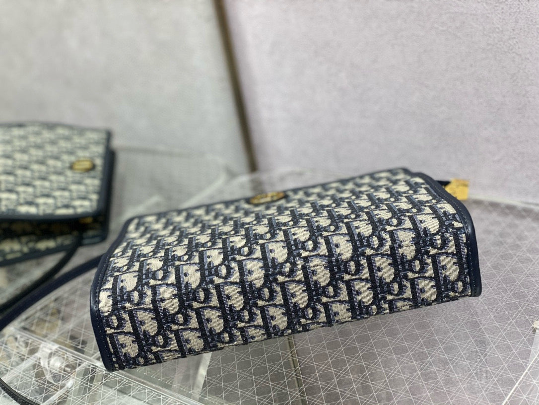 OBLIQUE BOOK TOTE 26 IN DARK BLUE MONOGRAM JACQUARD Amelia
