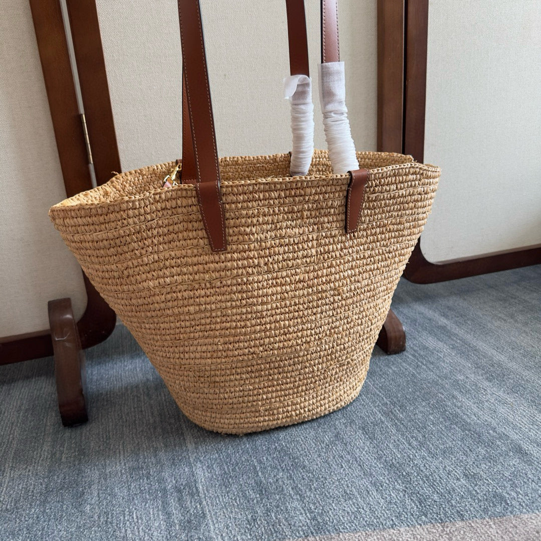MEDIUM SUPPLE CELINE CLASSIC PANIER IN RAFFIA AND CALFSKIN Amelia