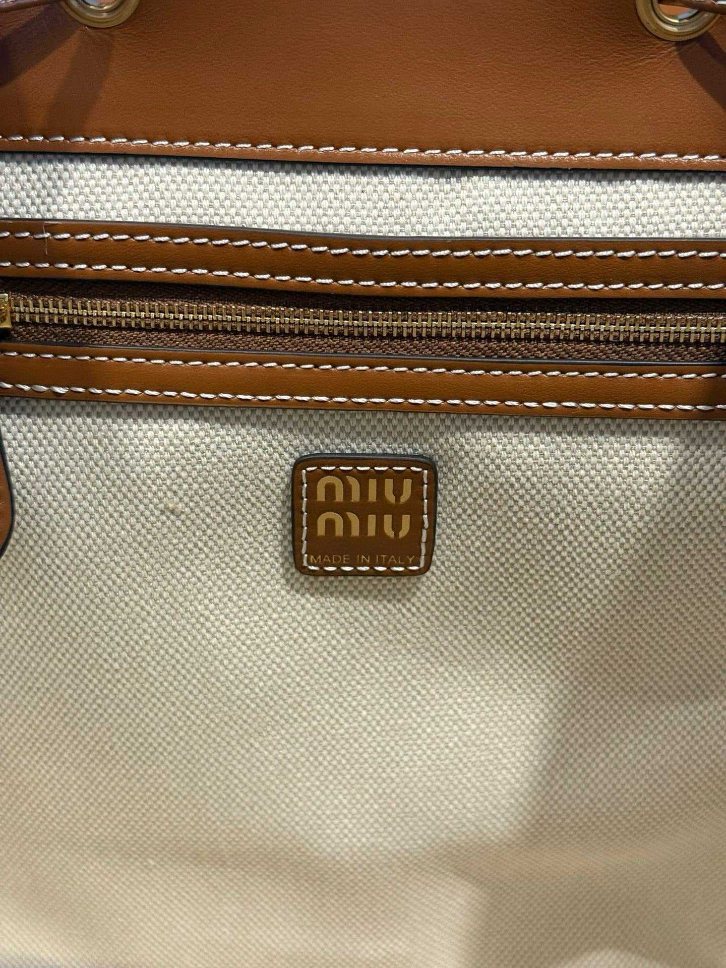 MM CLASSIC BACKPACK 30 IN CARAMEL BROWN CALFSKIN LEATHER Amelia