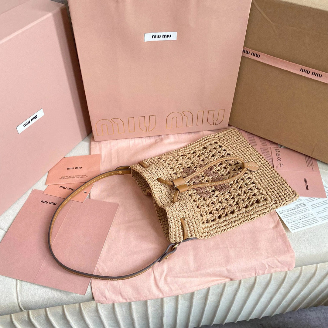 WOVEN BAG 23 IN NATURAL RAFFIA Amelia