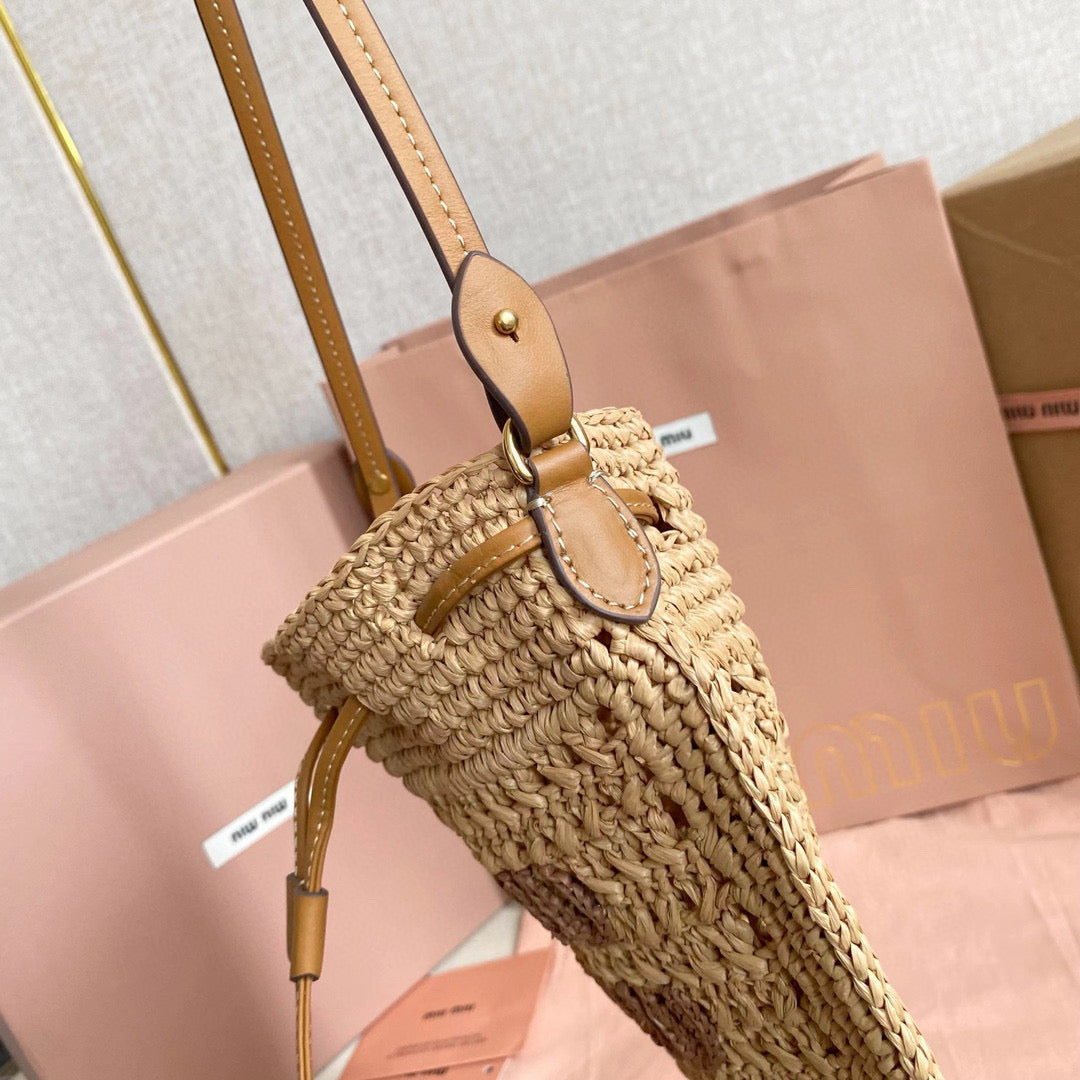 WOVEN BAG 23 IN NATURAL RAFFIA Amelia
