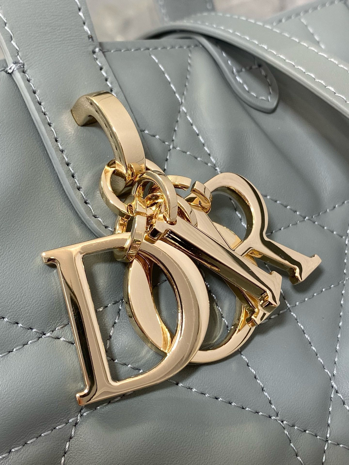 MINI TOUJOURS BUCKET BAG 18 IN GREY CANNAGE CALFSKIN Amelia