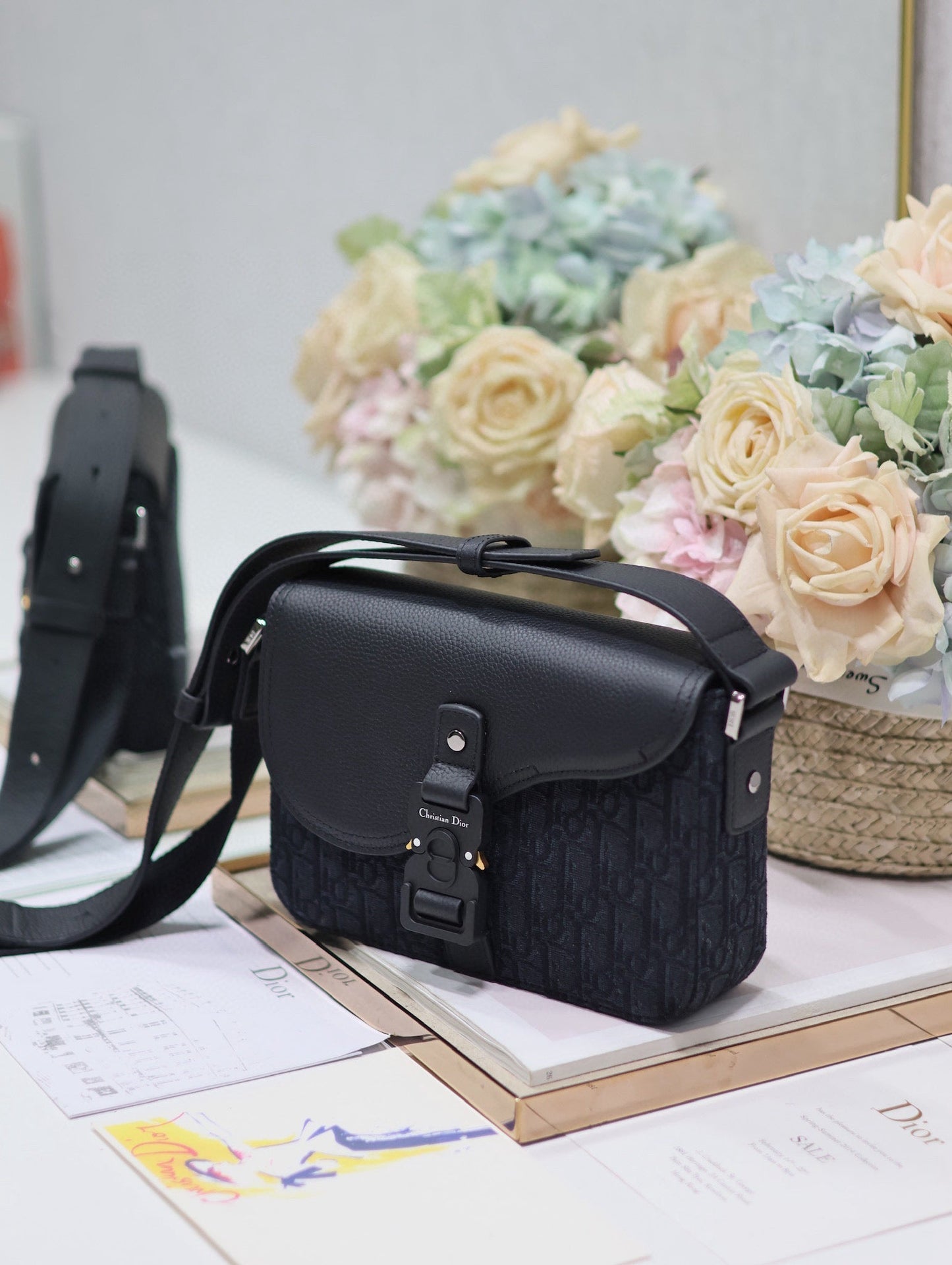 MEDIUM SADDLE MESSENGER BAG IN BLACK OBLIQUE JACQUARD AND BLACK GRAINED CALFSKIN Amelia