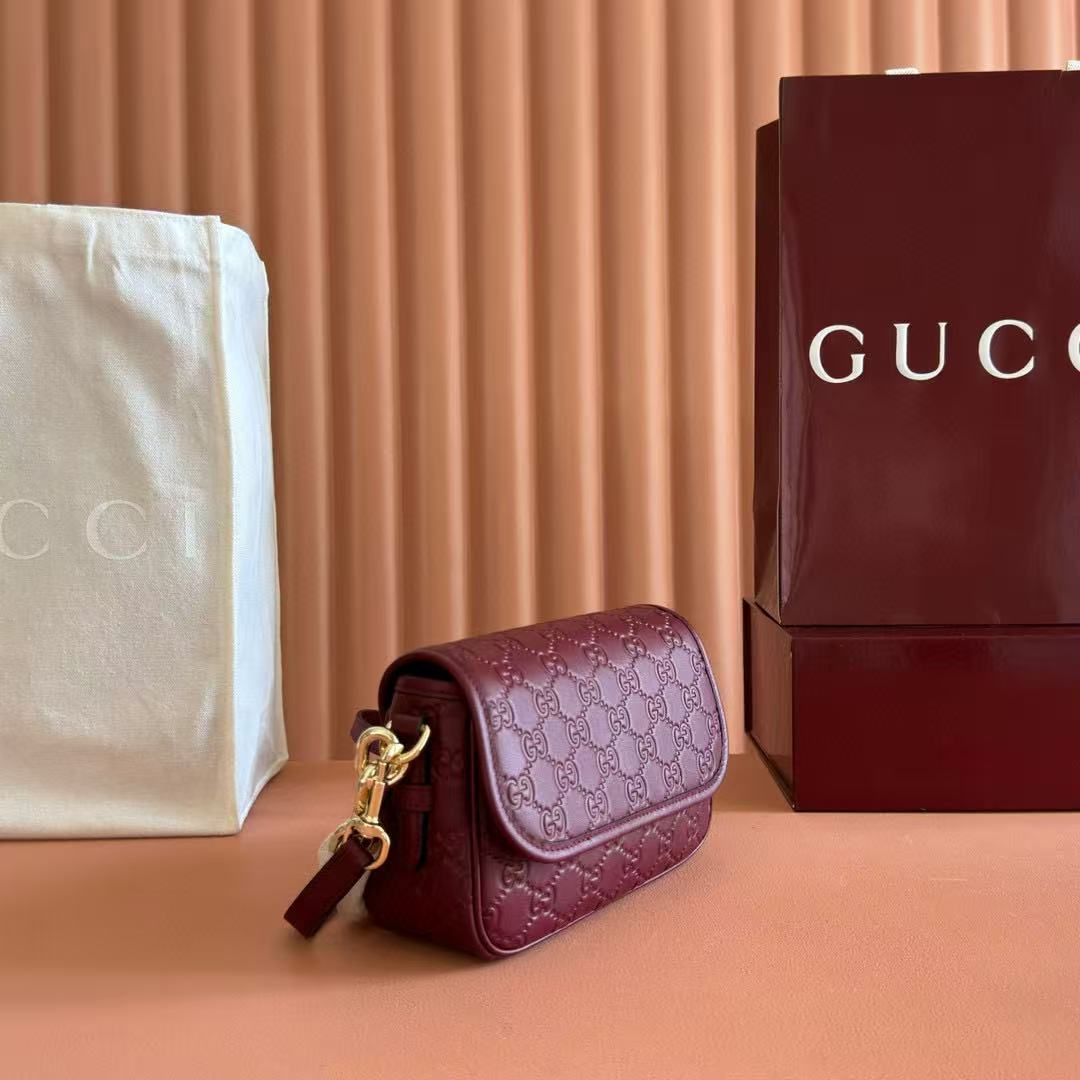 GG SHOULDER BAG 20 IN BURGUNDY RED EMBOSSED CALFSKIN Amelia Amelia