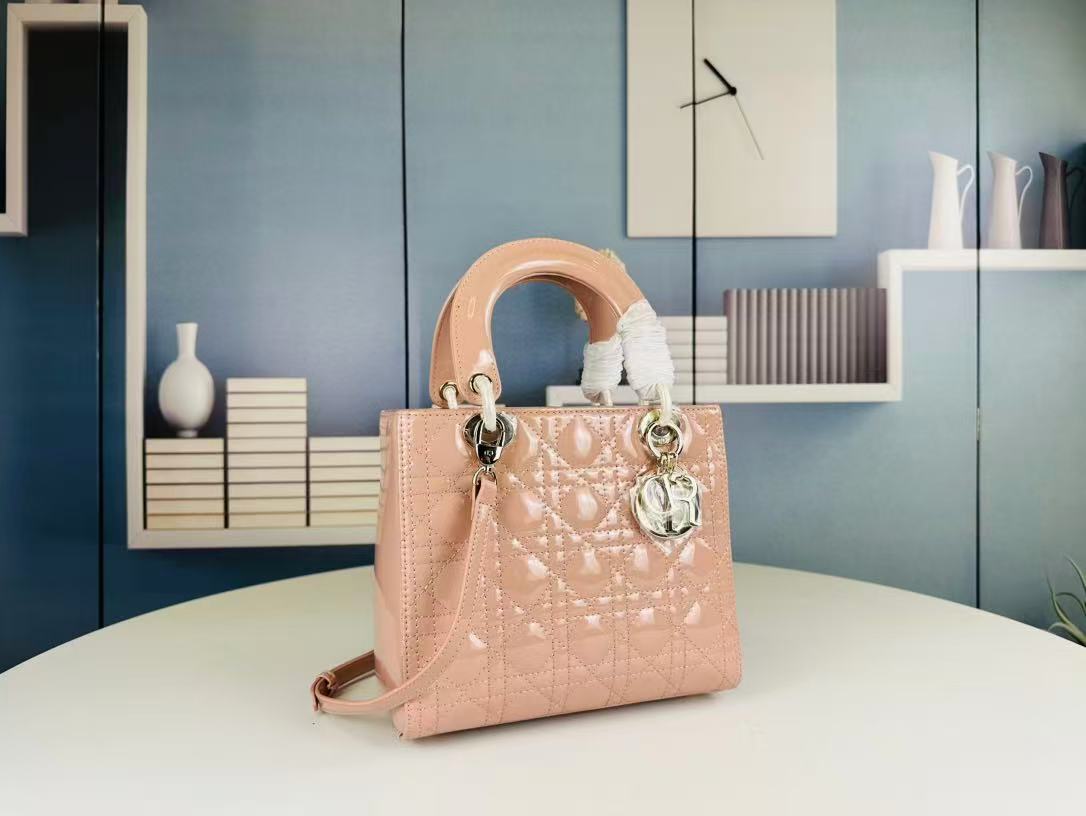 LADY BAG 24 BEIGE PATENT CALFSKIN GOLD HARDWARE Amelia