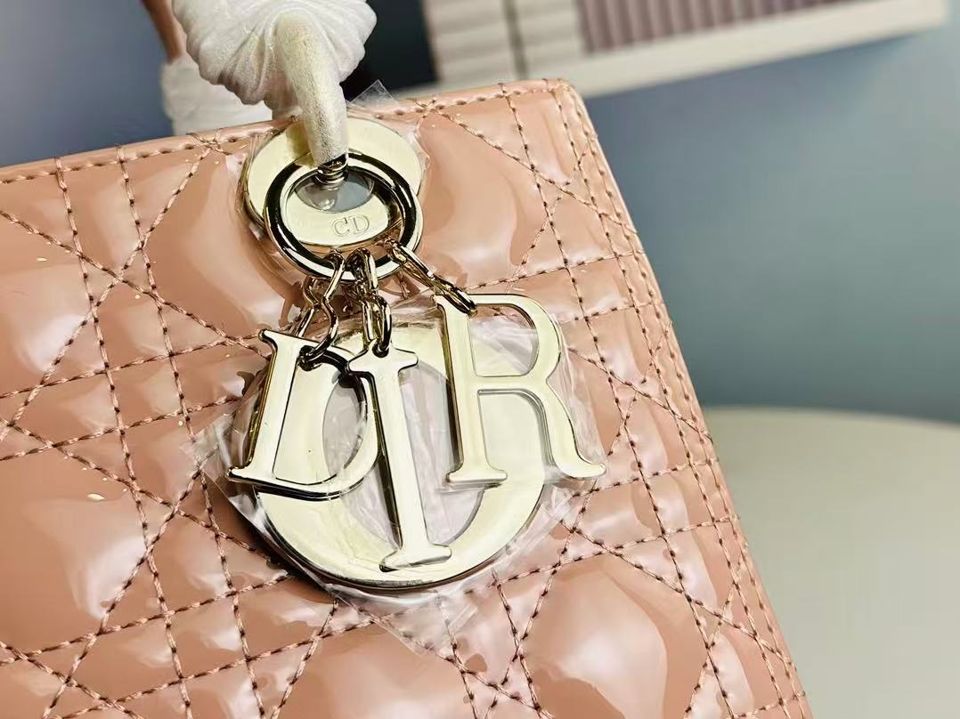 LADY BAG 24 BEIGE PATENT CALFSKIN GOLD HARDWARE Amelia
