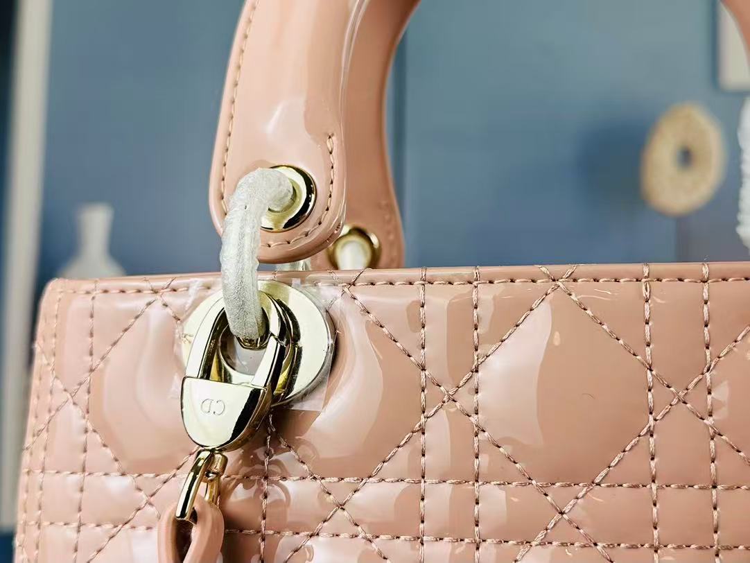 LADY BAG 24 BEIGE PATENT CALFSKIN GOLD HARDWARE Amelia