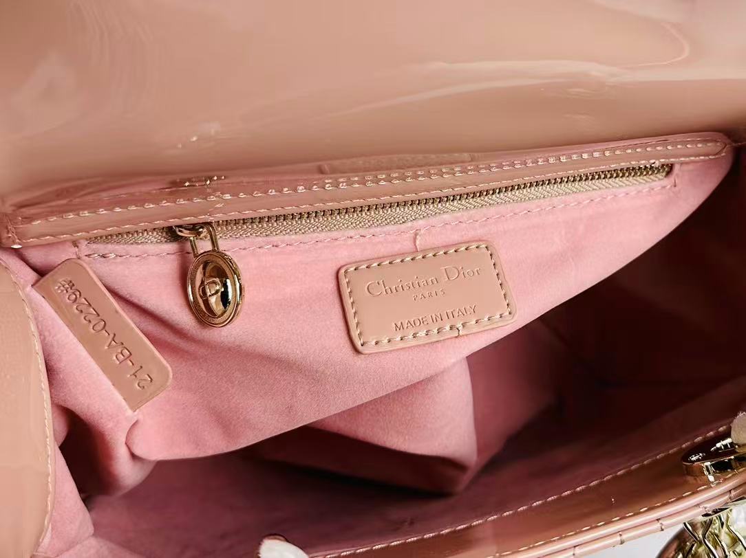 LADY BAG 24 BEIGE PATENT CALFSKIN GOLD HARDWARE Amelia