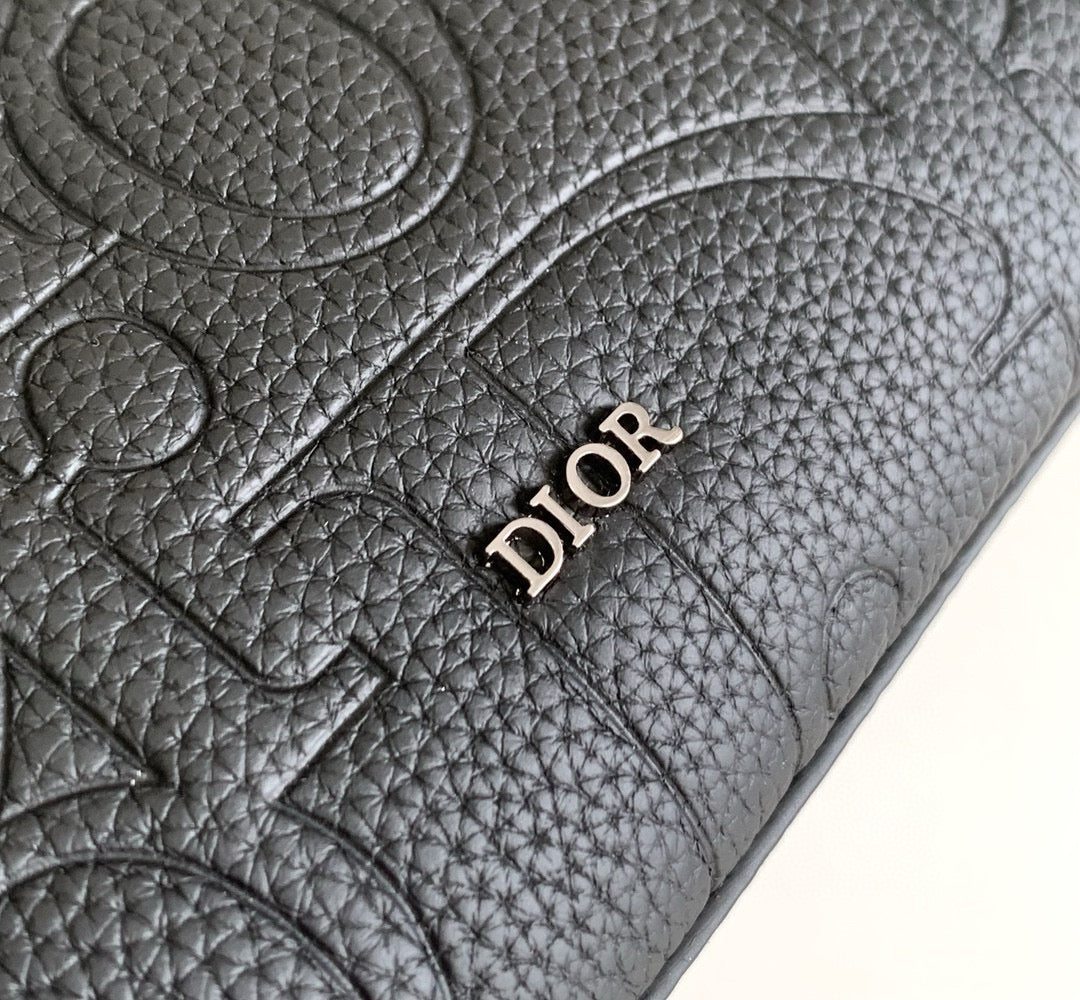 CLUTCH 27 BAG IN BLACK CALFSKIN EMBOSSED LOGO Amelia