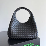 BOTTEGA VENETA SHOULDER BAG 33 IN BLACK CALFSKIN Amelia Amelia