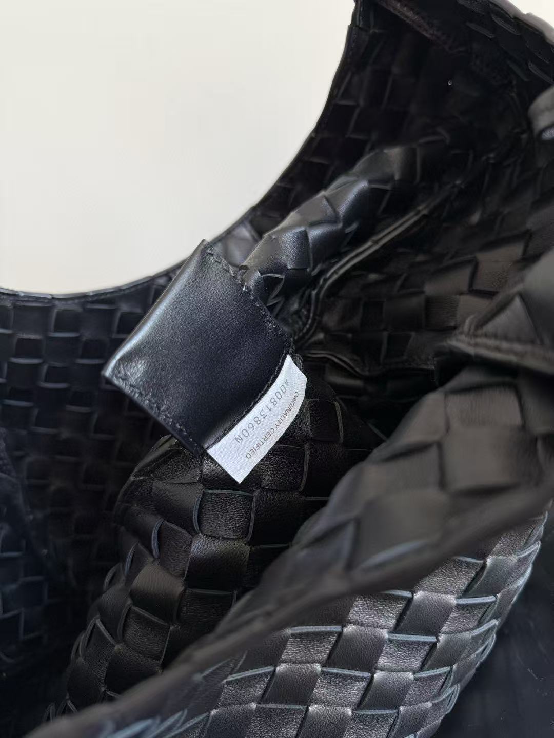 BOTTEGA VENETA SHOULDER BAG 33 IN BLACK CALFSKIN Amelia Amelia