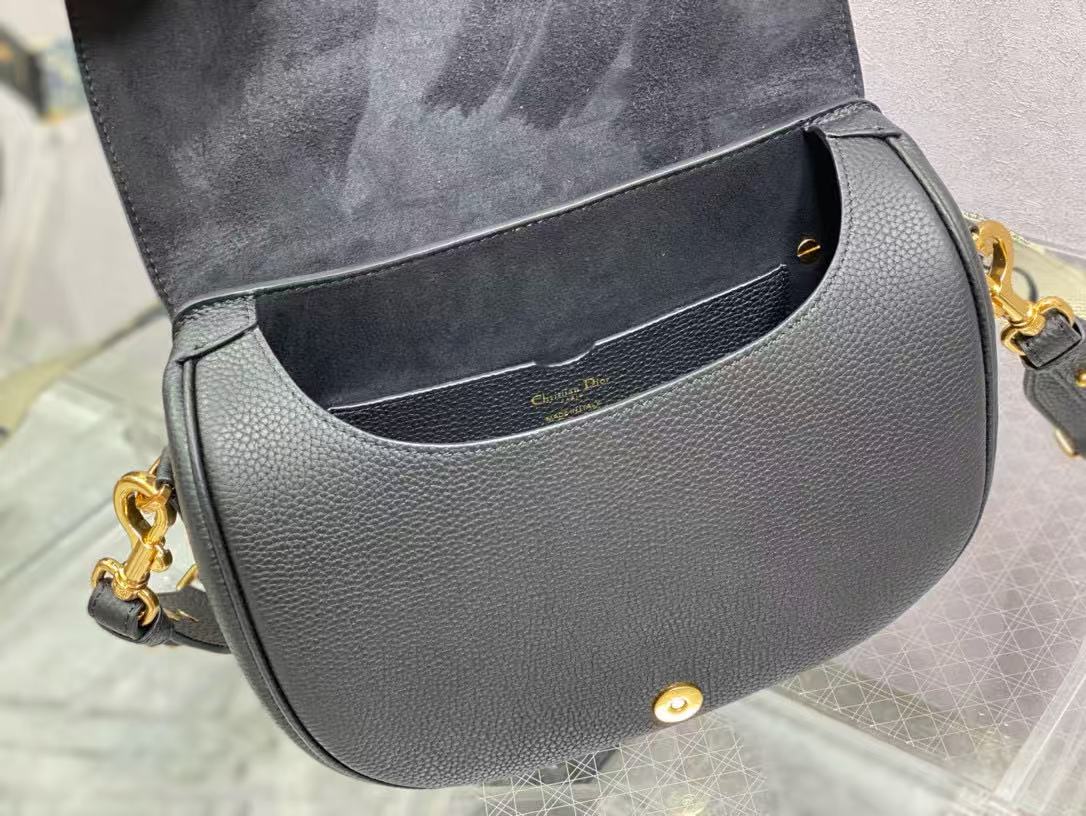 CD BOAmeliaY EAST-WEST 27 BAG IN BLACK CALFSKIN GOLD HARDWARE