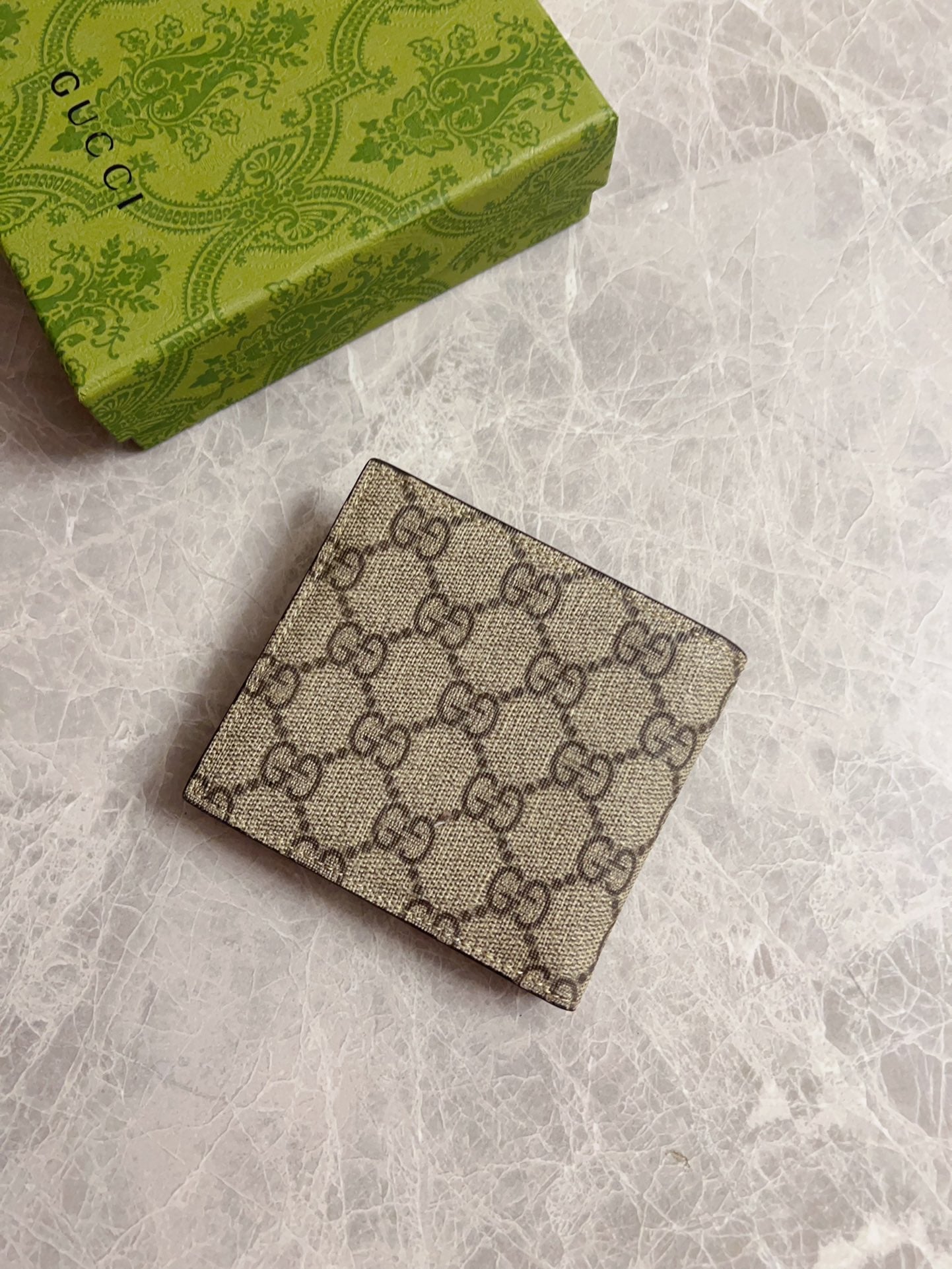 GUCCI BI-FOLD CARD HOLDER 11 IN BEIGE MIX BROWN MONOGRAM CANVAS Amelia Amelia