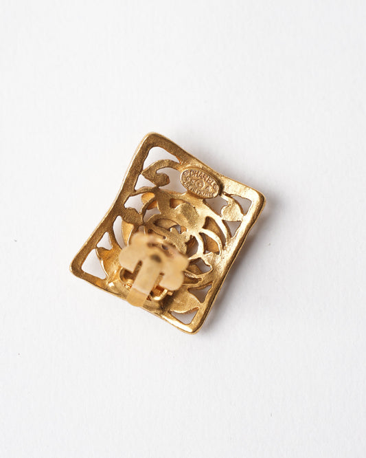 Chanel Gold Plated since 1995 Earring