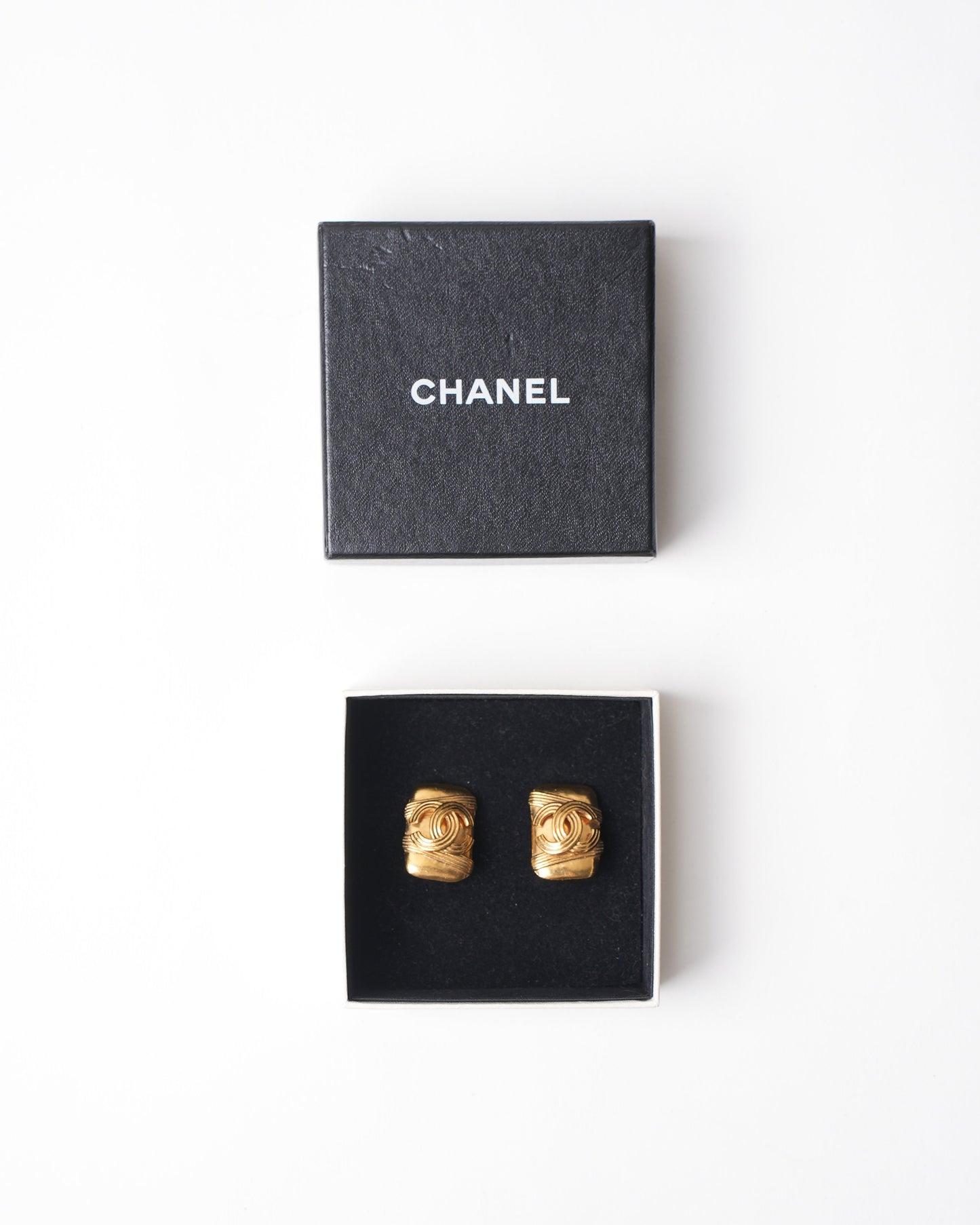 Chanel Gold Plated since 1994 Earring