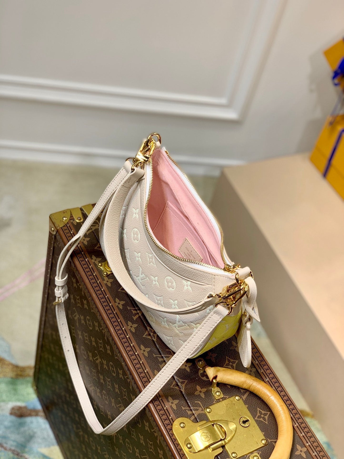 M46113 Beige shoulder crossbody bag Blcolor Monogram Empreinte Leather