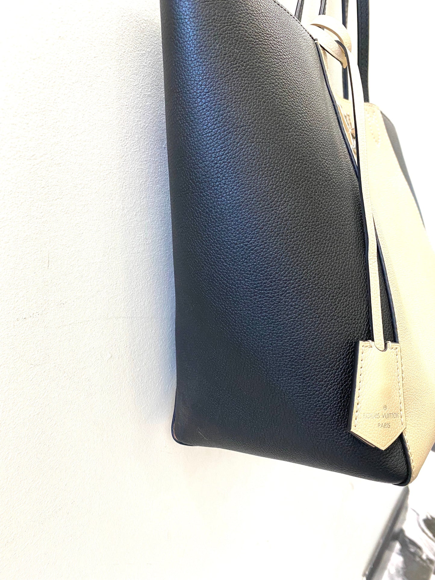 LU VI -  LOCKME CABAS LEATHER TOTE BAG