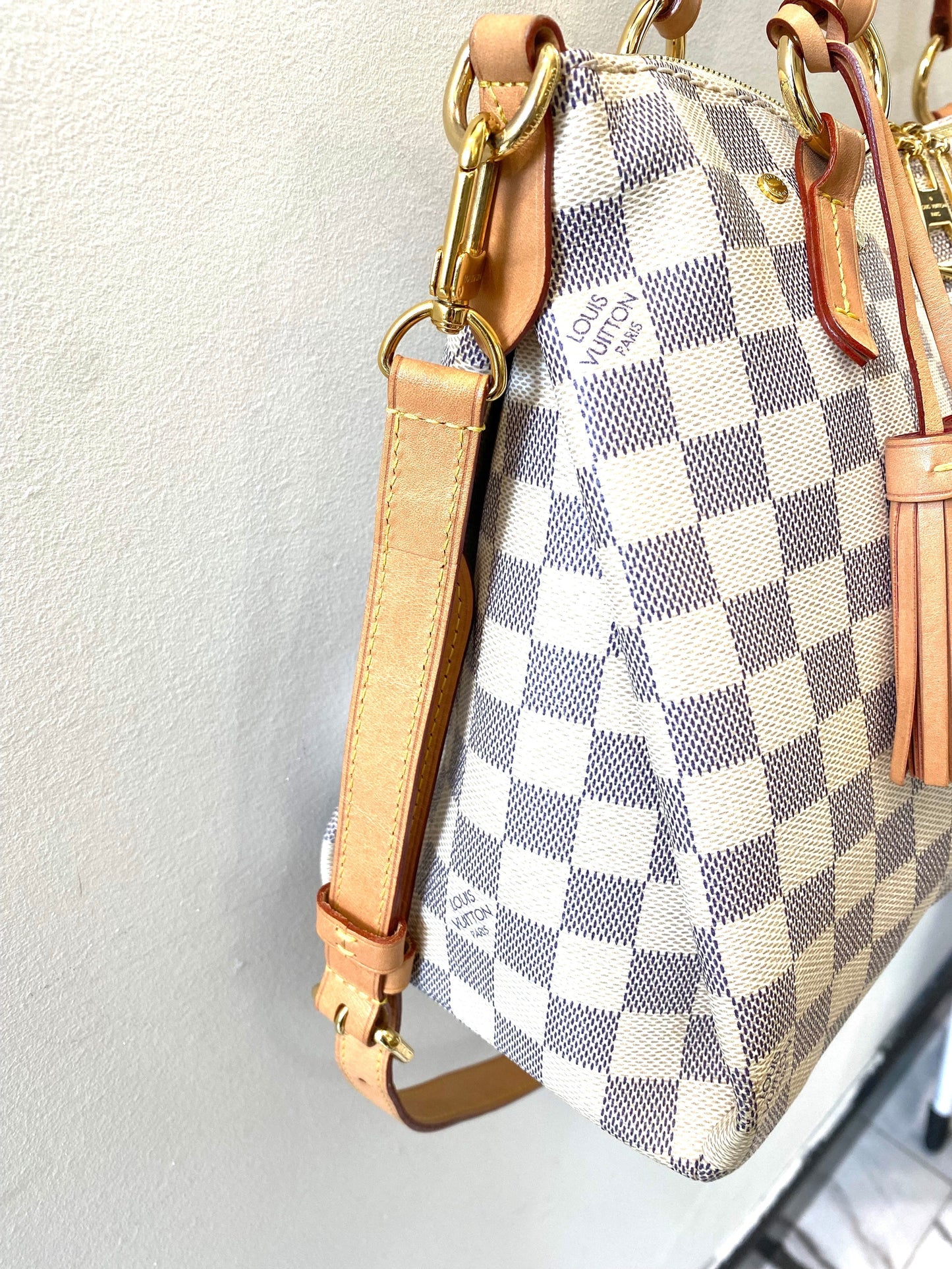 LU VI -  DAMIER AZUR LYMINGTON SHOULDER BAG