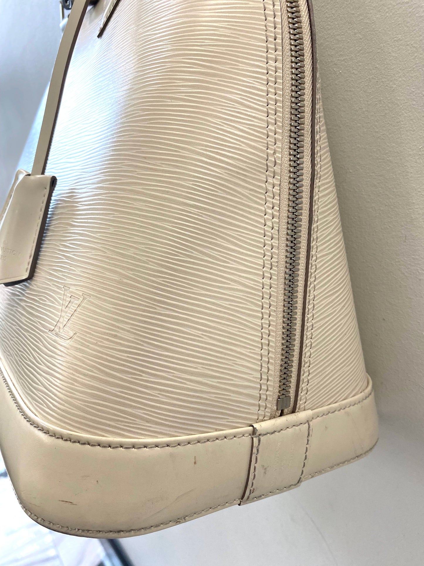LU VI -  EPI LEATHER ALMA GM IVORY
