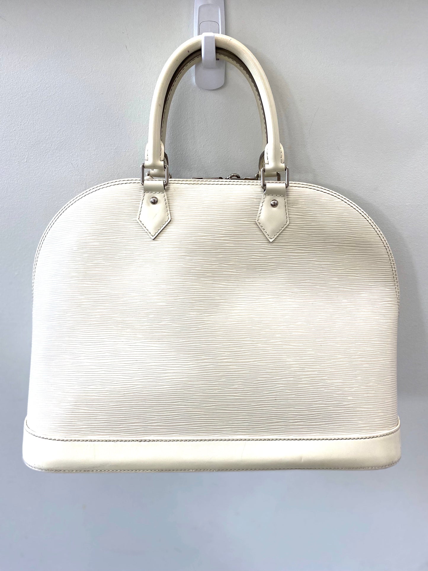 LU VI -  EPI LEATHER ALMA GM IVORY