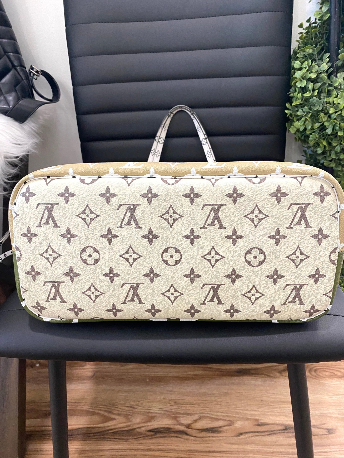 LU VI -  GIANT MONOGRAM  NEVERFULL MM