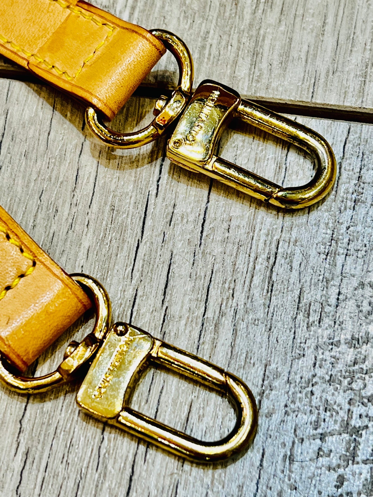 LU VI -  LEATHER SHOULDER STRAP