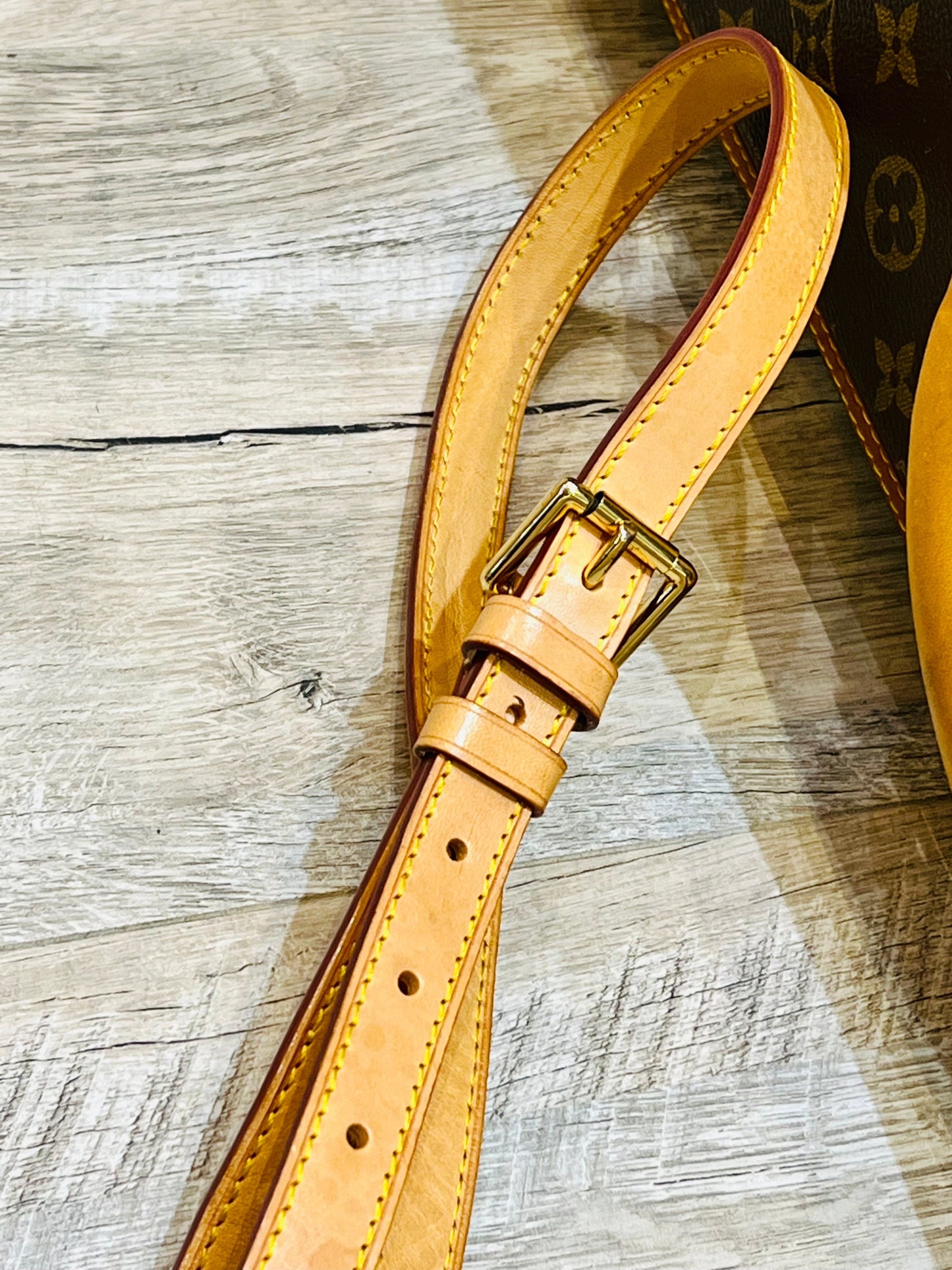 LU VI -  LEATHER SHOULDER STRAP