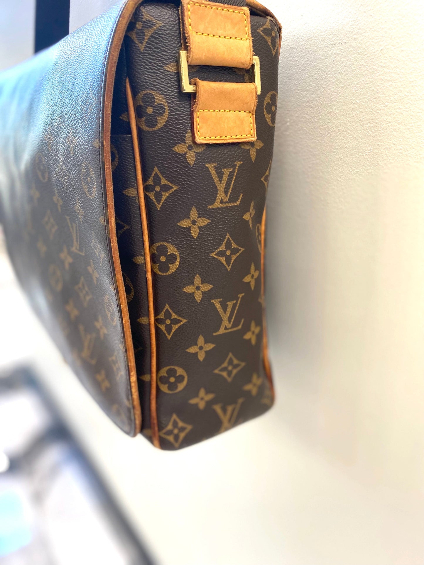 LU VI -  MONOGRAM ABBESSES MESSENGER BAG