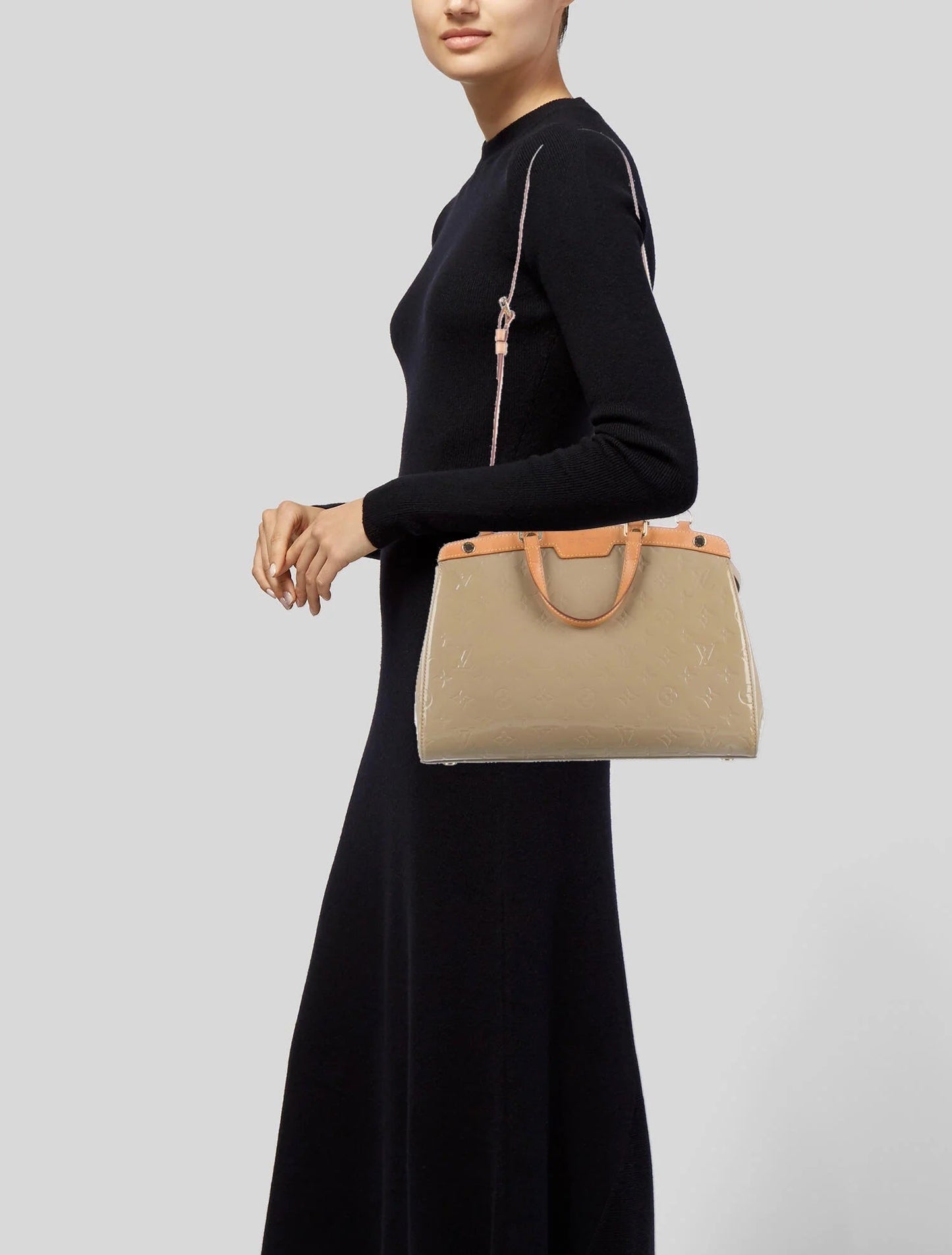 LU VI -  VERNIS BREA MM HANDBAG
