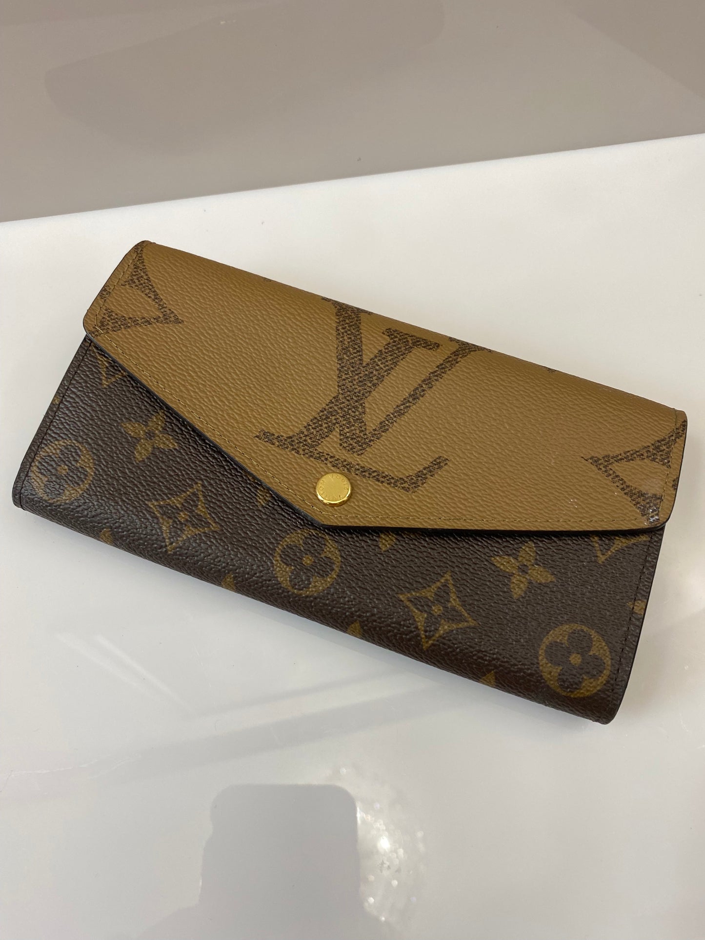 LU VI -  GIANT MONOGRAM SARAH WALLET
