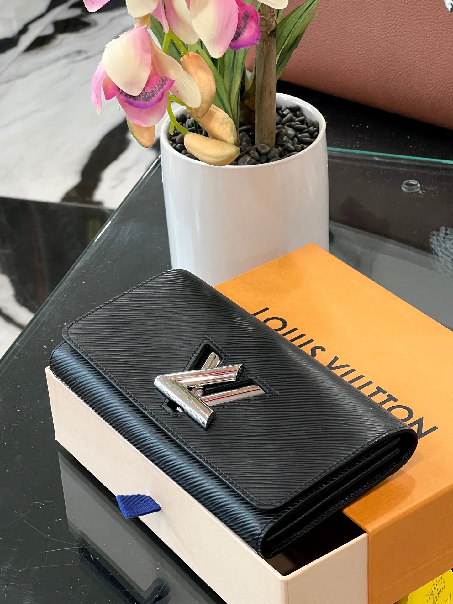 LU VI -  TWIST EPI LEATHER LONG WALLET