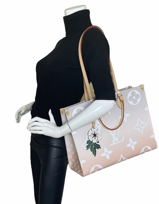 Louis Vuitton NEW Monogram Giant Mist By The Pool Onthego GM Tote Bag