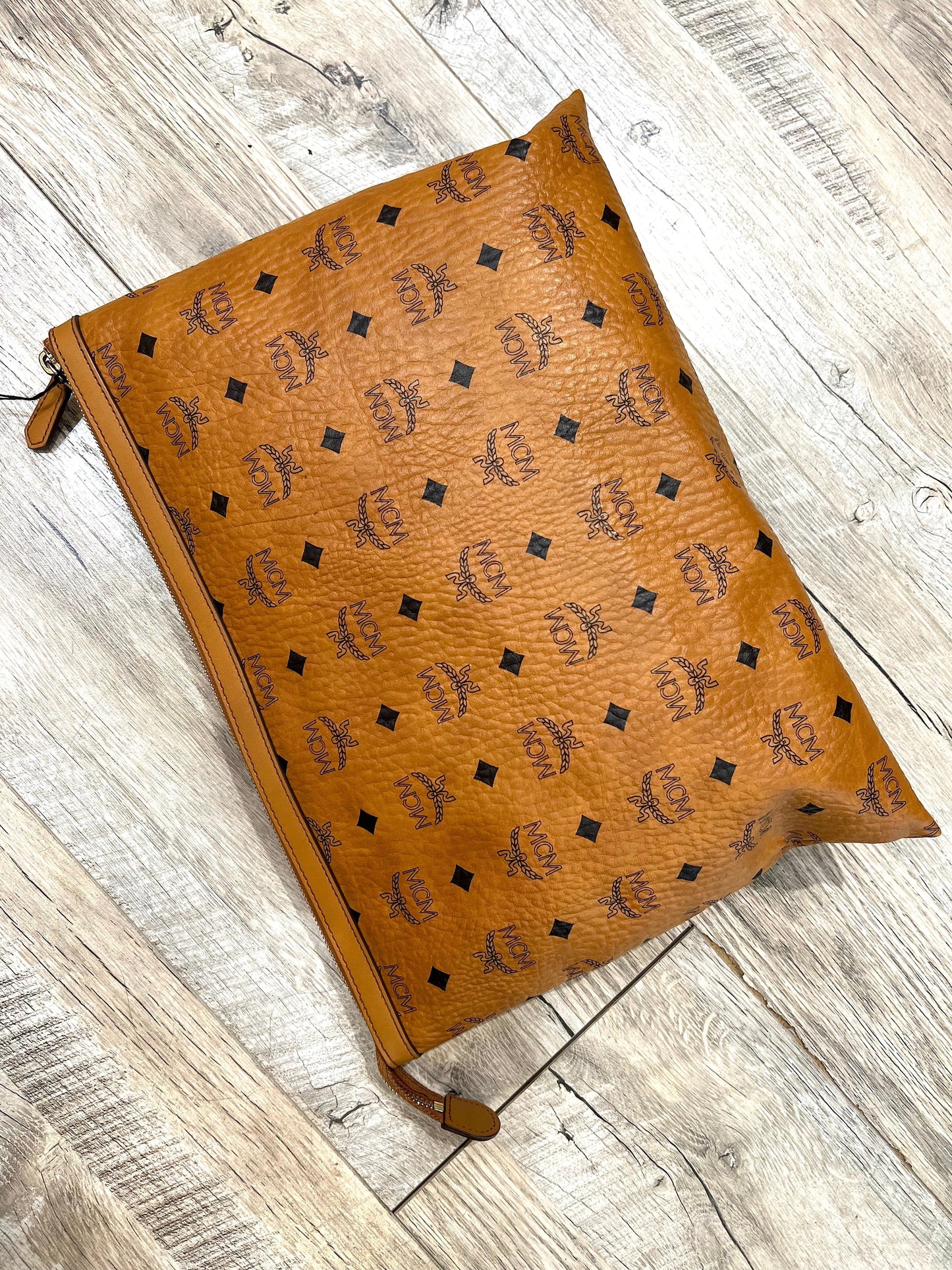 MAmeliaLARGE ZIP POUCH WRISTLET